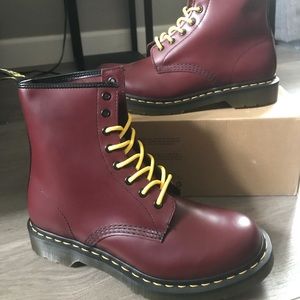 Dr. Martens 1460 Smooth Leather. Sz MEN 8/WM 10